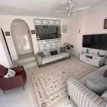 Cesme Dalyan'da Ayayorgiye 5 Dk Uzaklikta *